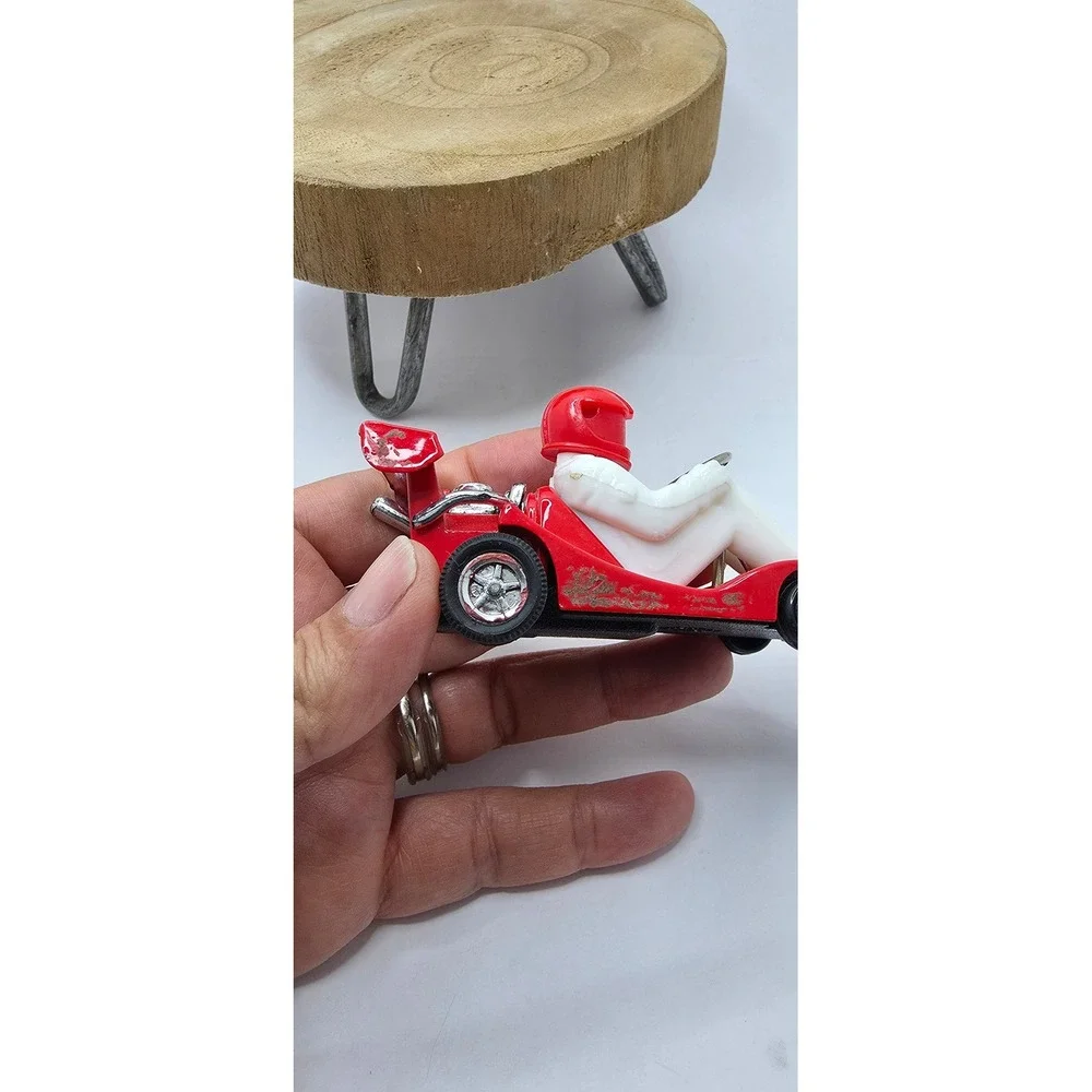 Vintage Red Diecast Go-Kart Toy Racer White Driver Pull Back Made in China